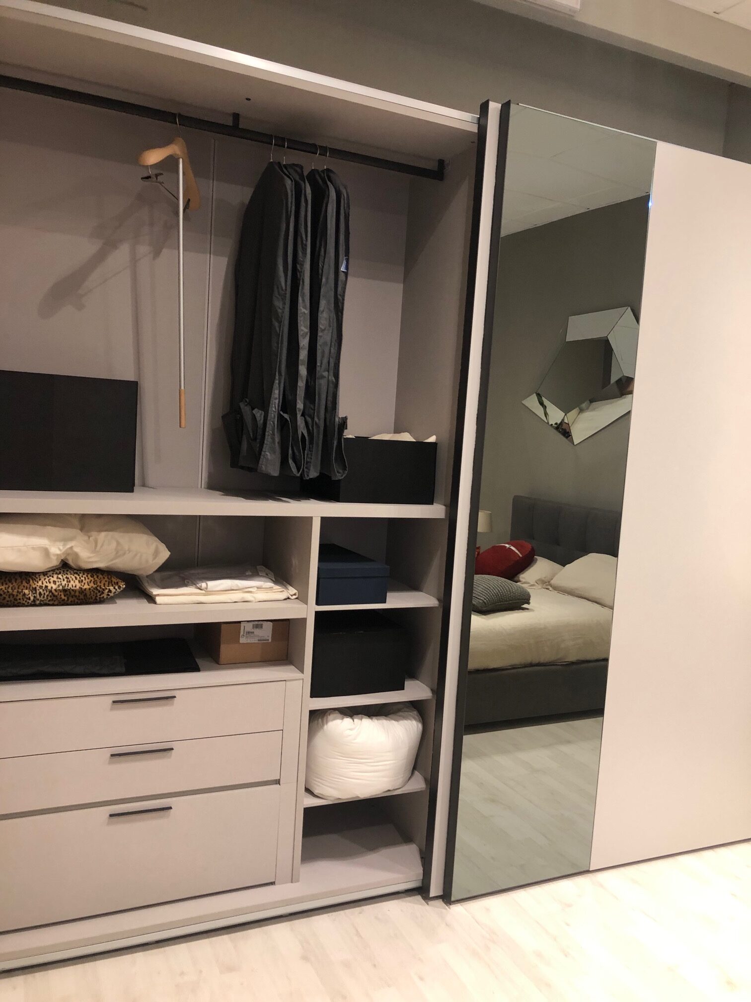 Armadio Novamobili Offset outlet - Giriga
