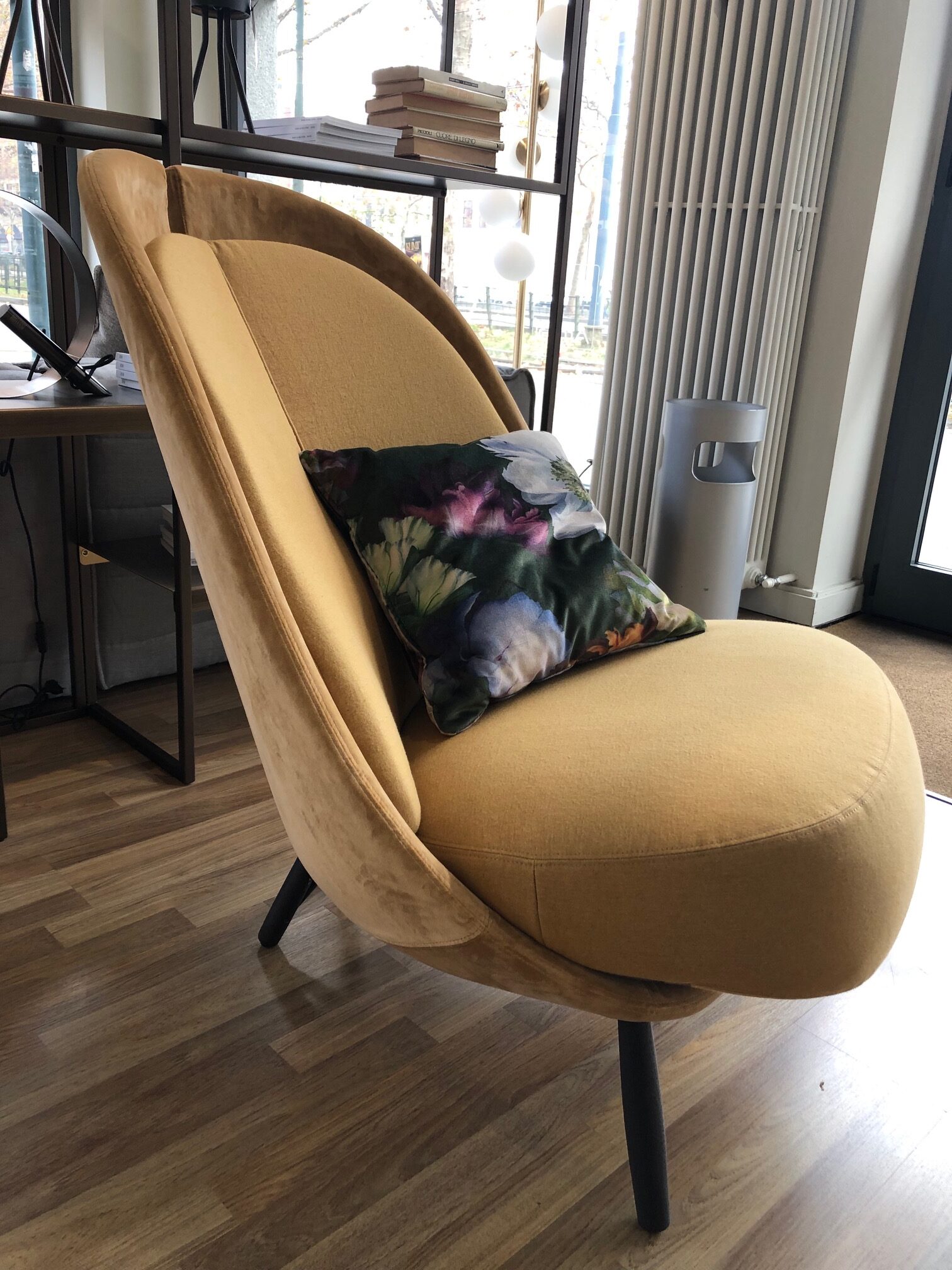 Poltrona Calatea Pianca Giriga